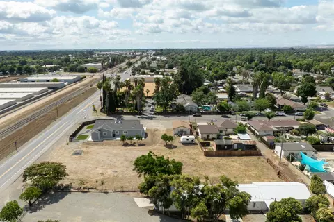 View/Area - 720 N 2nd St, Patterson, CA 95363 photo 12 of 15