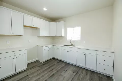 Kitchen - 720 N 2nd St, Patterson, CA 95363 photo 5 of 6