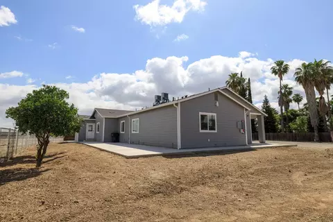 Exterior - 720 N 2nd St, Patterson, CA 95363 photo 8 of 15
