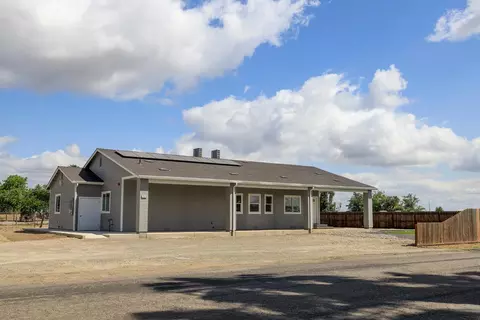 Exterior - 720 N 2nd St, Patterson, CA 95363 photo 2 of 15