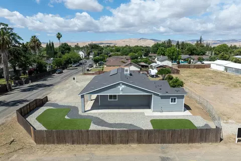 View/Area - 720 N 2nd St, Patterson, CA 95363 photo 2 of 15