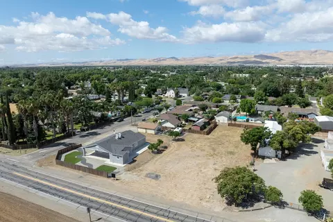 View/Area - 720 N 2nd St, Patterson, CA 95363 photo 10 of 15