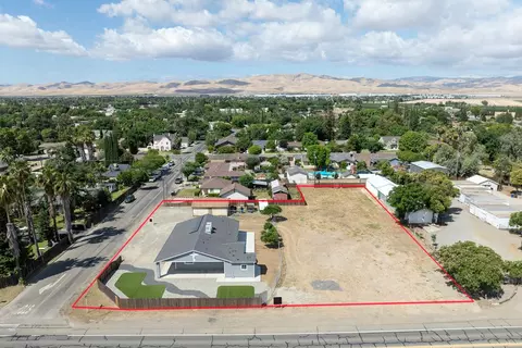 View/Area - 720 N 2nd St, Patterson, CA 95363 photo 9 of 15