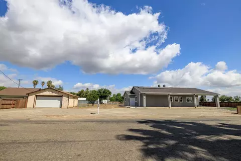 Exterior - 720 N 2nd St, Patterson, CA 95363 photo 3 of 15