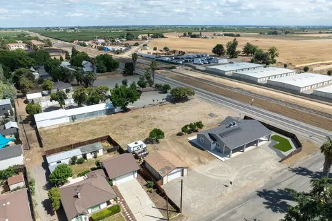 View/Area - 720 N 2nd St, Patterson, CA 95363 photo 4 of 15