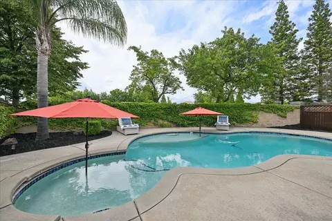 1400 Rose Glen Dr, Roseville, CA 95661