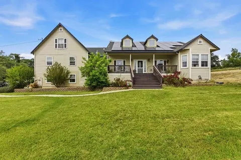 6862 Cane Ln, Valley Springs, CA 95252