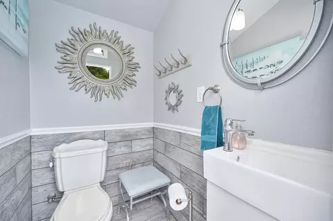 Bath - 4860 Silk Tree Ln, Cool, CA 95614 photo 8 of 8