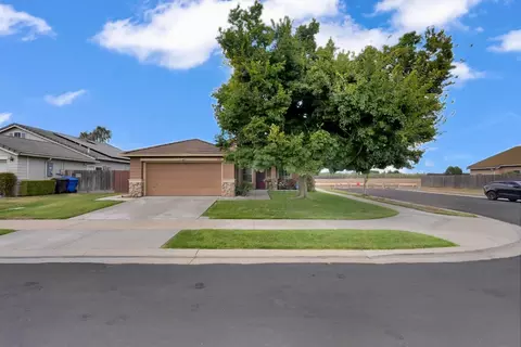 Exterior - 1210 Cherry Oak Ln, Manteca, CA 95336 photo 2 of 5