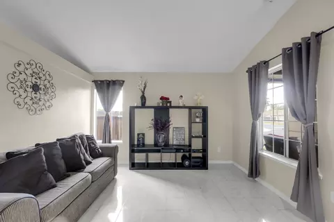 Living - 1210 Cherry Oak Ln, Manteca, CA 95336 photo 2 of 2
