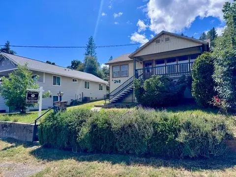 240 Pleasant St, Colfax, CA 95713