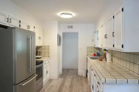 Kitchen - 18243 Climax Rd, Jackson, CA 95642 photo 2 of 2
