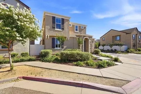 1057 Provence Village Dr, Roseville, CA 95747