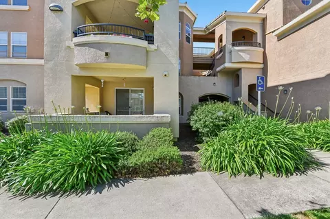 900 Moon Cir #911, Folsom, CA 95630