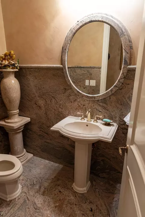 Bath - 7968 Rasmussen Rd, Loomis, CA 95650 photo 5 of 8