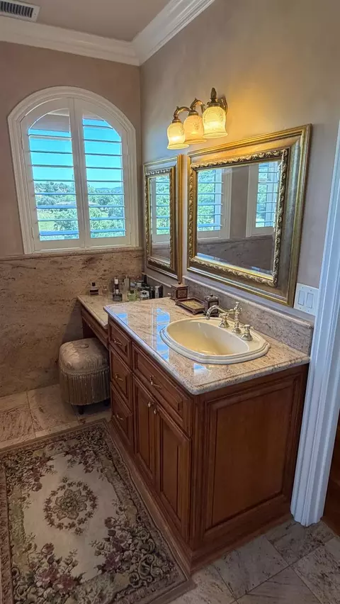 Bath - 7968 Rasmussen Rd, Loomis, CA 95650 photo 3 of 8
