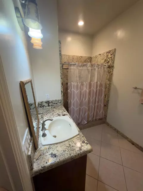 Bath - 7968 Rasmussen Rd, Loomis, CA 95650 photo 7 of 8
