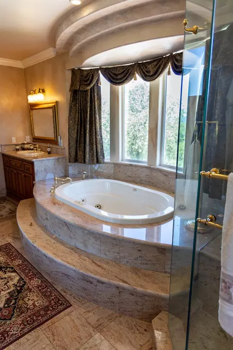 Bath - 7968 Rasmussen Rd, Loomis, CA 95650 photo 2 of 8
