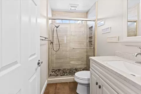Bath - 2832 Belharbour Dr, Modesto, CA 95355 photo 5 of 12