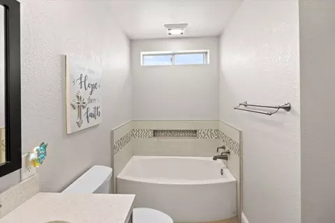 Bath - 2832 Belharbour Dr, Modesto, CA 95355 photo 9 of 12