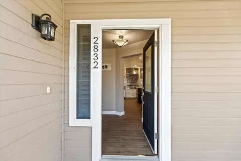 Entry Way - 2832 Belharbour Dr, Modesto, CA 95355 photo 1 of 15
