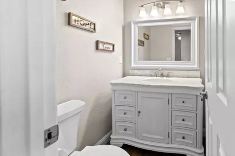 Bath - 2832 Belharbour Dr, Modesto, CA 95355 photo 3 of 12