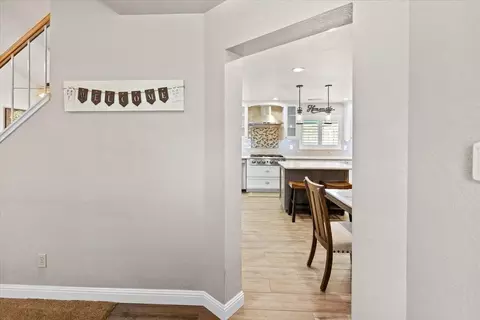 Entry Way - 2832 Belharbour Dr, Modesto, CA 95355 photo 4 of 15