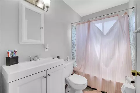 Bath - 615 3rd St, Wheatland, CA 95692 photo 2 of 2