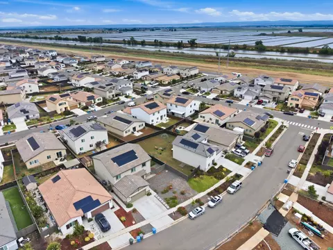 View/Area - 2063 Baldwin Way, Olivehurst, CA 95961 photo 8 of 9