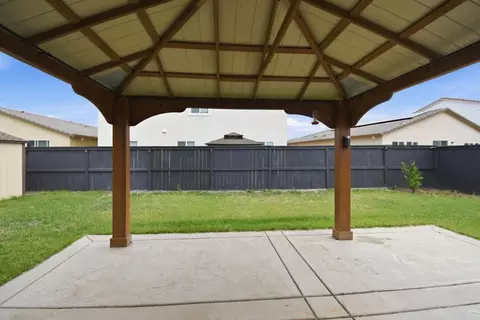 Exterior - 2063 Baldwin Way, Olivehurst, CA 95961 photo 2 of 5