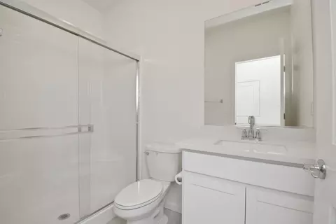 Bath - 2063 Baldwin Way, Olivehurst, CA 95961 photo 2 of 6
