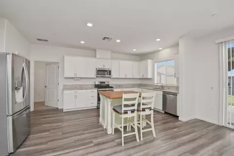 Kitchen - 2063 Baldwin Way, Olivehurst, CA 95961 photo 1 of 4