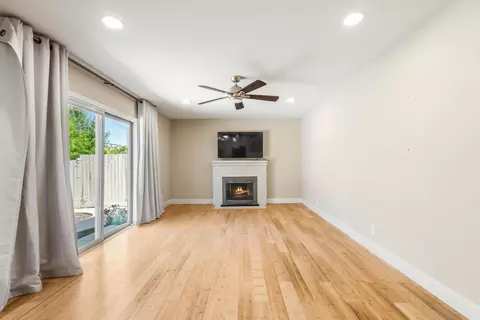 Living - 2101 Bircher Way, Carmichael, CA 95608 photo 3 of 5