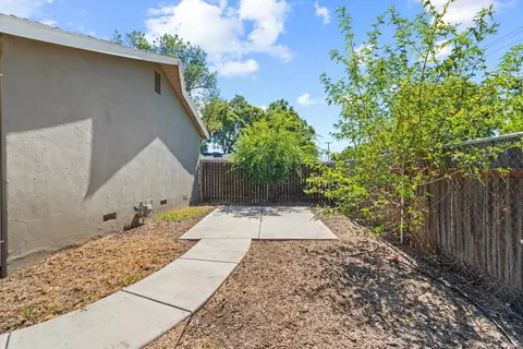 Exterior - 2101 Bircher Way, Carmichael, CA 95608 photo 5 of 7
