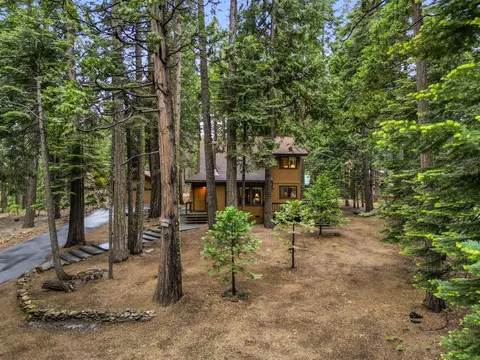 337 Kenshaw Ct, Dorrington, CA 95223