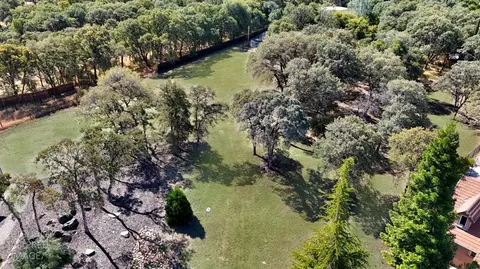 6320 Cypress Ct, Auburn, CA 95602
