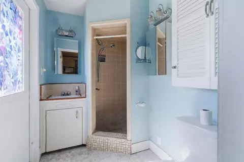 Bath - 1242 Pauline Ave, Modesto, CA 95358 photo 1 of 2