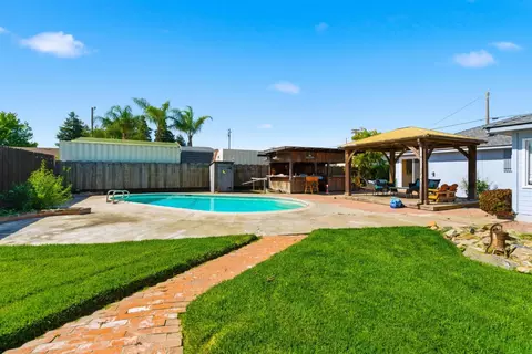 Exterior - 1242 Pauline Ave, Modesto, CA 95358 photo 11 of 12