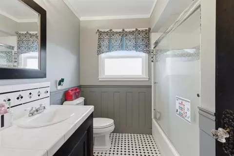 Bath - 1242 Pauline Ave, Modesto, CA 95358 photo 2 of 2