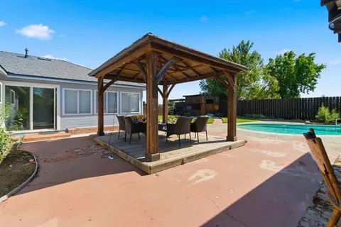 Exterior - 1242 Pauline Ave, Modesto, CA 95358 photo 4 of 12