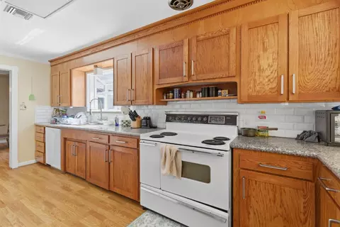Kitchen - 1242 Pauline Ave, Modesto, CA 95358 photo 3 of 4