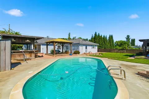 Exterior - 1242 Pauline Ave, Modesto, CA 95358 photo 6 of 12