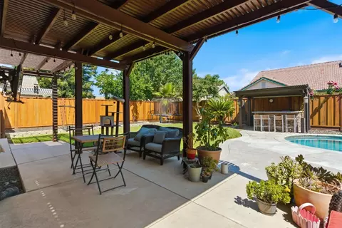 Exterior - 3617 Glencrest Dr, Modesto, CA 95355 photo 5 of 11