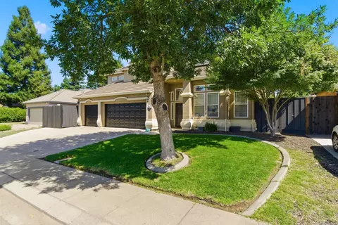 Exterior - 3617 Glencrest Dr, Modesto, CA 95355 photo 3 of 11