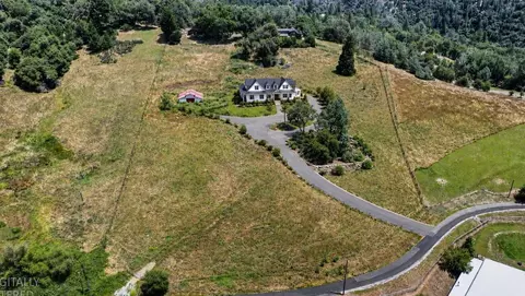5097 Oak Leaf Cir, Placerville, CA 95667 photo 3