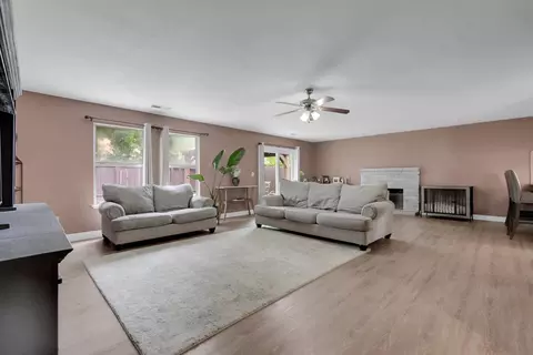Living - 625 Periwinkle Dr, Patterson, CA 95363 photo 1 of 2