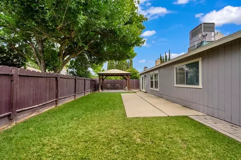 Exterior - 625 Periwinkle Dr, Patterson, CA 95363 photo 4 of 5