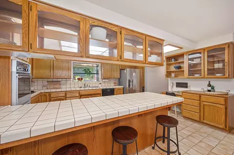 Kitchen - 4124 Mindt Ct, Carmichael, CA 95608 photo 3 of 7