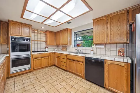Kitchen - 4124 Mindt Ct, Carmichael, CA 95608 photo 1 of 7
