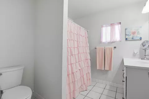 Bath - 1885 15th St, Olivehurst, CA 95961 photo 2 of 3
